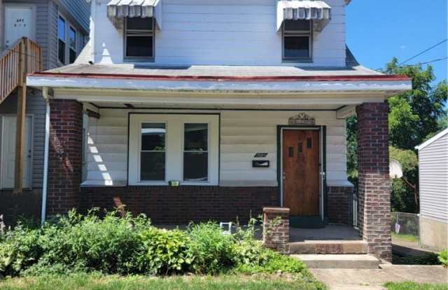 Photo of 2924 Parkdale Ave