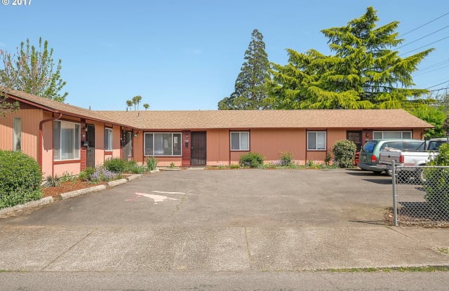 4452 SE 61st Ave - 4452 SE 61st Ave, Portland, OR 97206