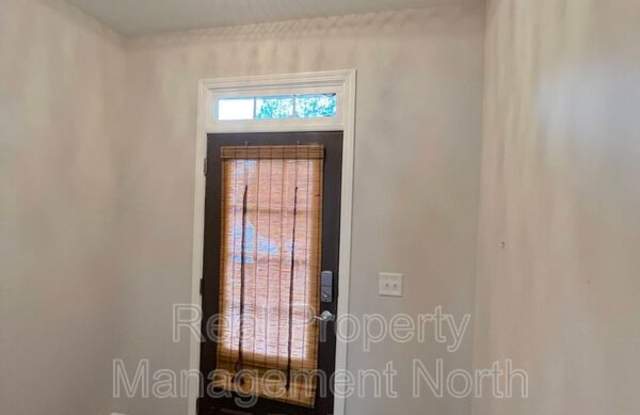 2048 Lakeshore Overlook Dr NW