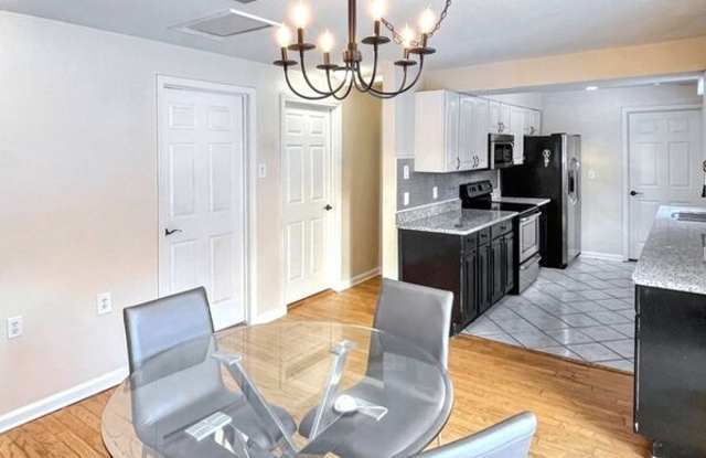 3162 Terry St Commerce