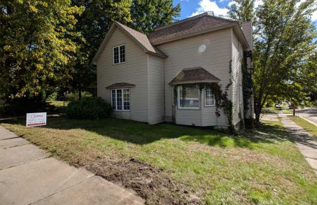 421 West Clark Street - 421 West Clark Street, Albert Lea, MN 56007