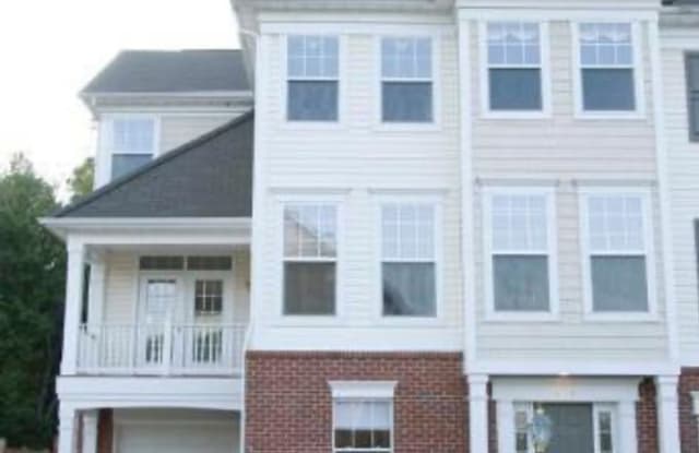8216 Frog Hollow Ct - 8216 Frog Hollow Court, Yorkshire, VA 20111