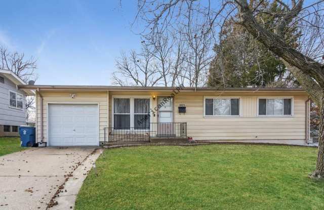 Charming & Comfortable Home in North County St. Louis