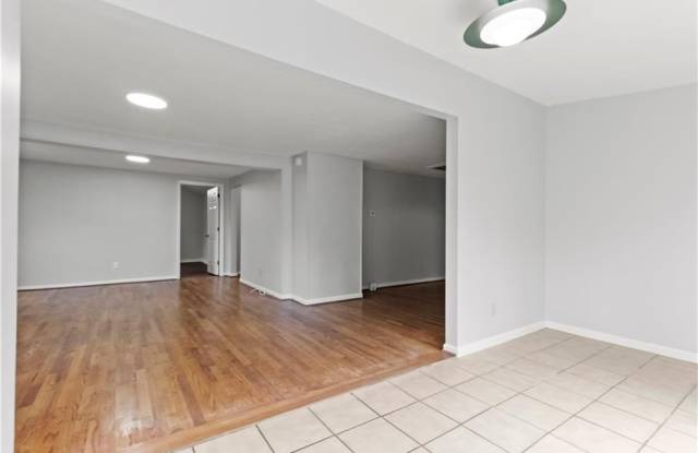 2314 Wayside Drive NE