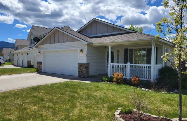 Lovely 3 bedroom 2 bath Post Falls home for rent! - 1403 North Willamette Drive, Post Falls, ID 83854