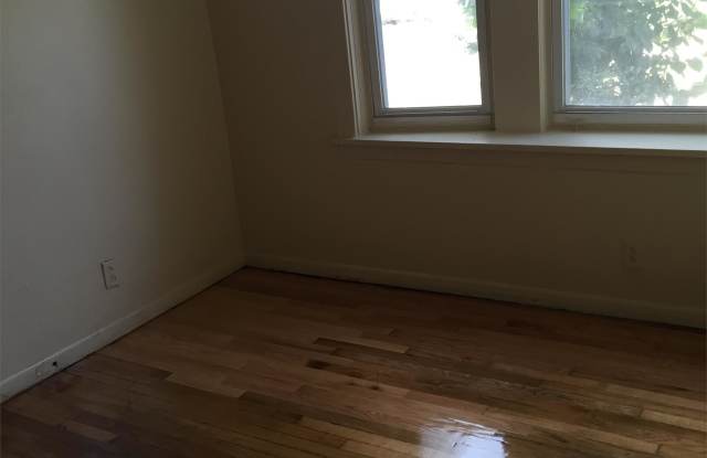 Photo of 6500 S Marshfield Ave, Apt 3