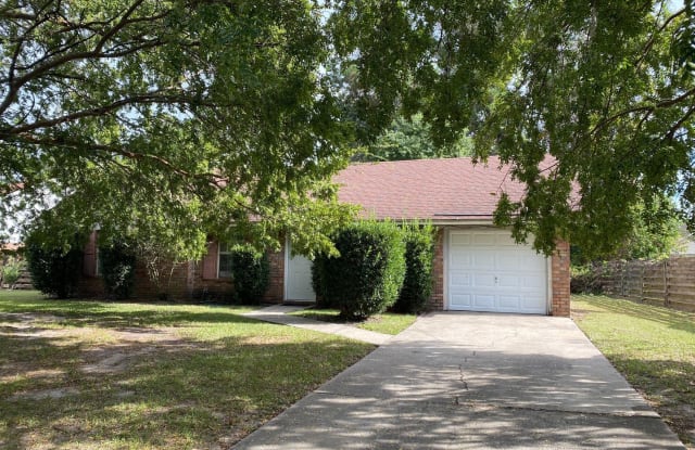 663 Windward Drive - 663 Windward Drive, Hinesville, GA 31313