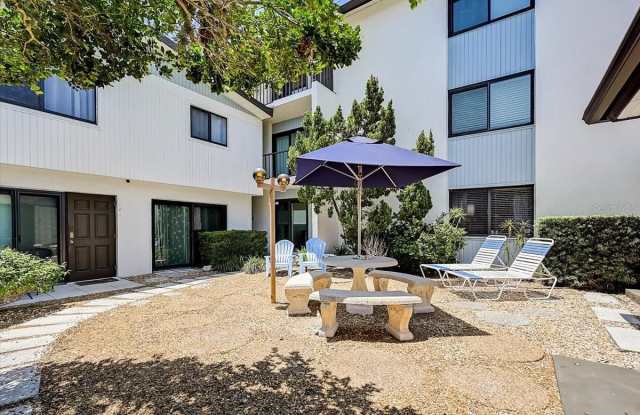 722 S BLVD OF THE PRESIDENTS