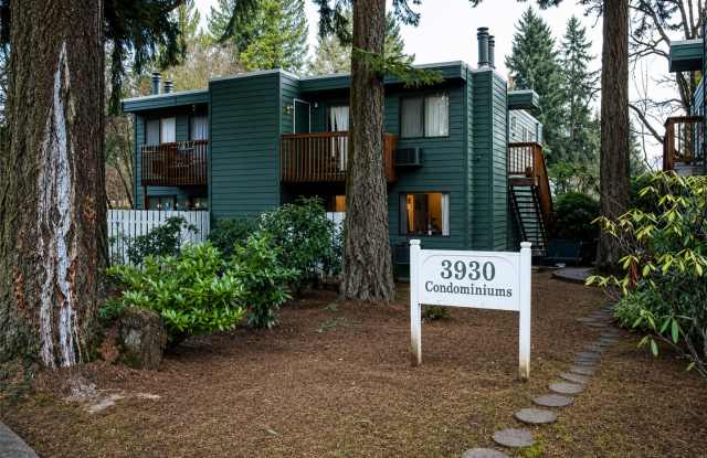 2 Bedroom Condo in Lake Oswego
