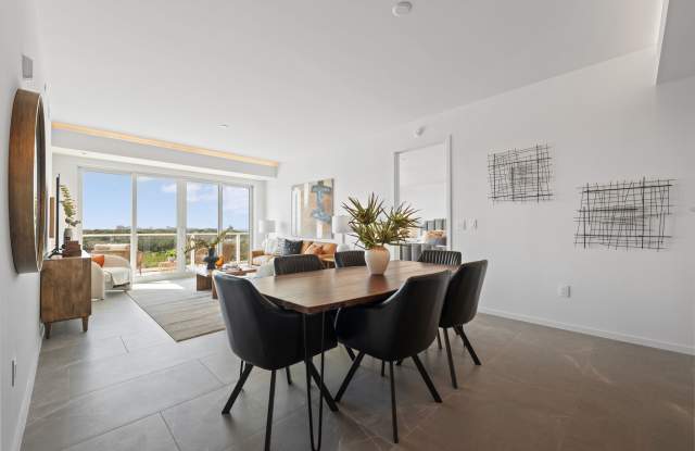 1020 Sunset Point Rd