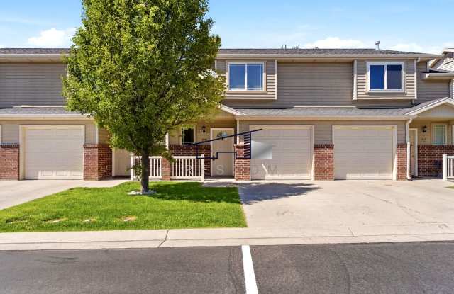 Fantastic West Haven Townhome for Lease!