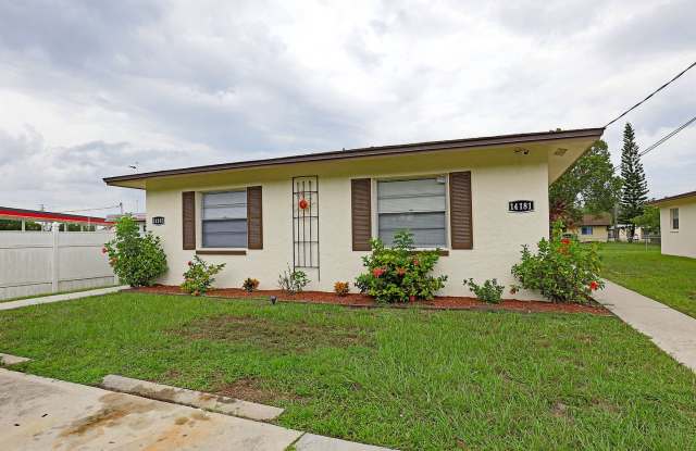 Photo of Duplex- Fort Myers Duplex 14181