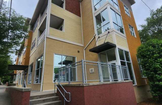 125 S Lexington Ave 204A