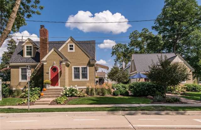 538 4th Avenue Northwest - 1