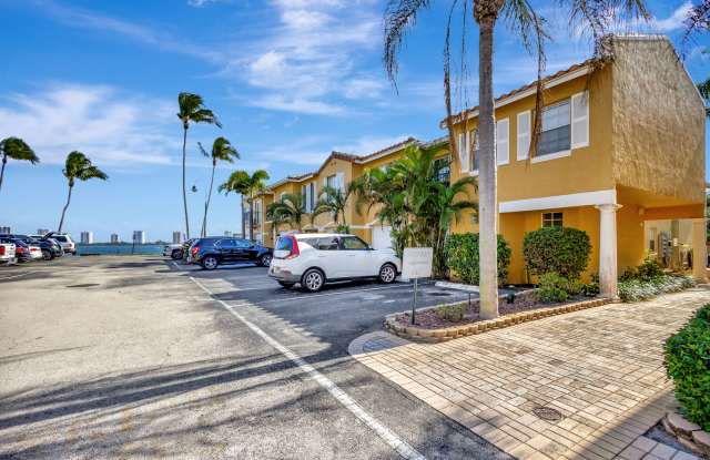 1060 Lake Shore Drive #204 - 1