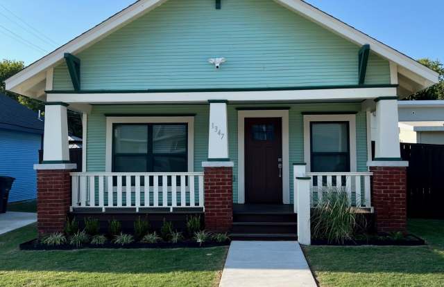 Photo of 1347 E Haskell St