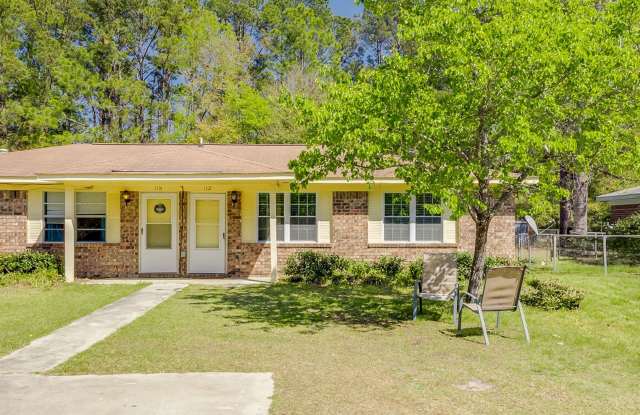 Photo of Cozy 2BR Duplex with Fenced Yard in Convenient Rincon Location