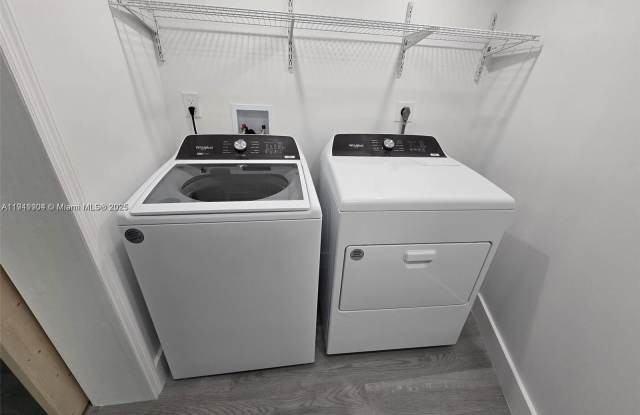 1637 Southwest 17th Street