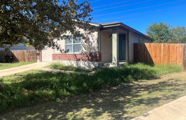 3862 Candleglenn, San Antonio, TX. 78244