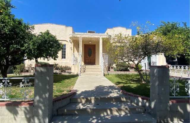 521 E Valencia Avenue