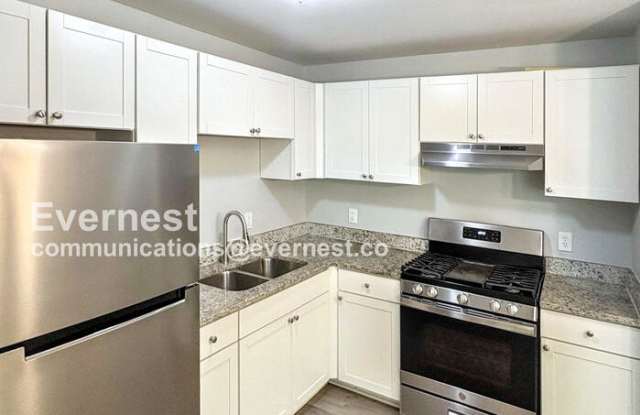 1935 Lathrop Street Southeast