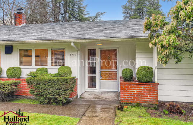 Charming 1940s Gem in Sought-After Raleigh Hills! BEST SUPER PRICE at $2,100!!!