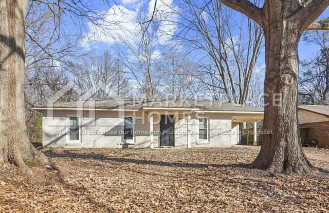 5800 Laurie Dr