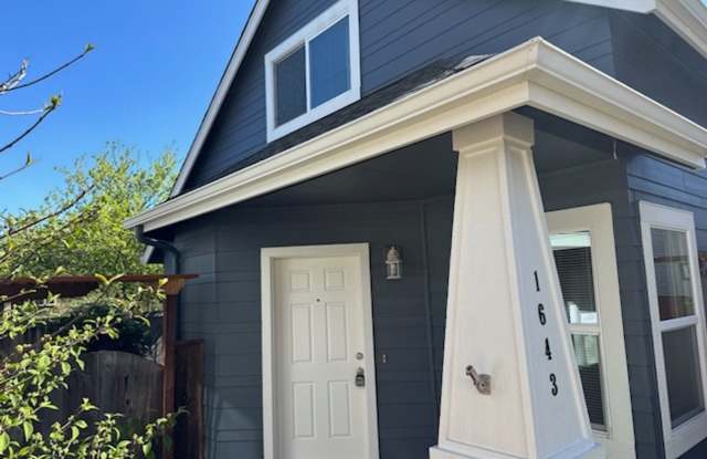 Beautiful 3-Bedroom, 2-Bath Home In Barger Area Of West Eugene!
