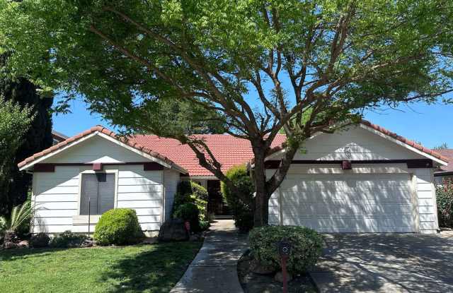 South Natomas One Story Great Location 4 bed 2 bath Includes Gardner - 2031 Las Coches Way, Sacramento, CA 95833