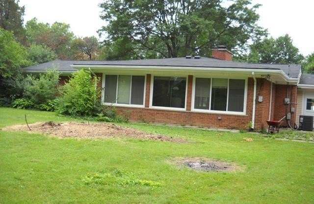 32280 QUEENSBORO Street E