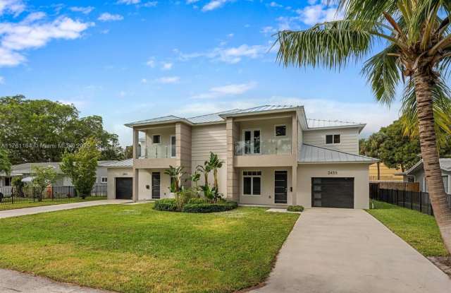 Photo of 2431 Ne 20th Ave