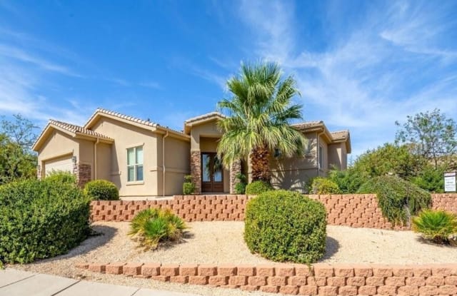 7 N Laquinta #7 - 7 West Laquinta Drive, St. George, UT 84770