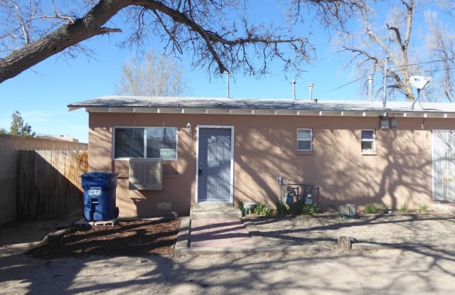 632 Coronado NE - 632 Coronado St NE, Los Lunas, NM 87031