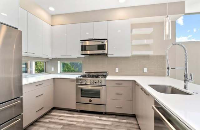 3616 Courtland Place South