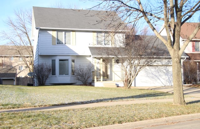 460 E Burnham Ave - 460 East Burnham Avenue, Des Moines, IA 50315