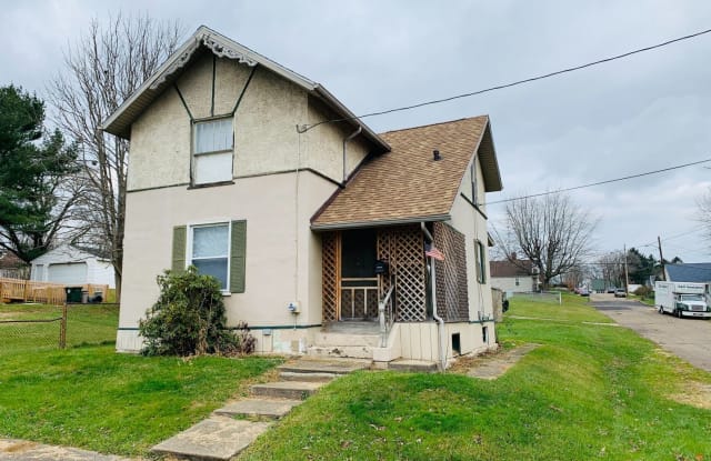 1623 23rd St NE - 1623 23rd Street Northeast, Canton, OH 44714