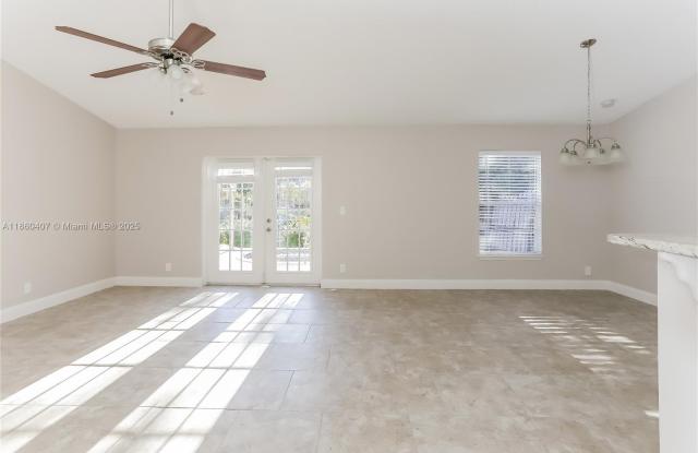 1332 Waterway Cove Dr