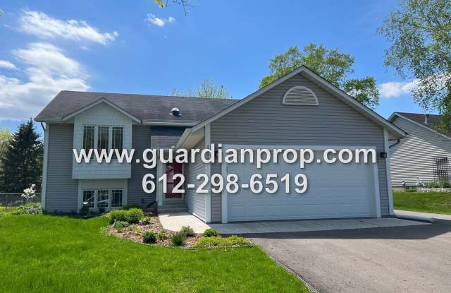 Woodbury House Available July 1st, Meticulously Maintained, Lower Family Room, Back Deck, Pool Access