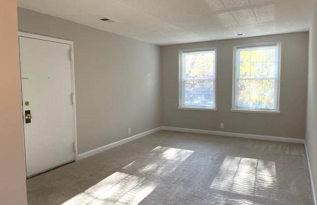 2983 S COLUMBUS STREET