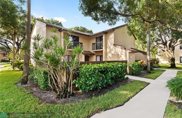 3917 Cocoplum Cir - 3917 Cocoplum Cir, Coconut Creek, FL 33063