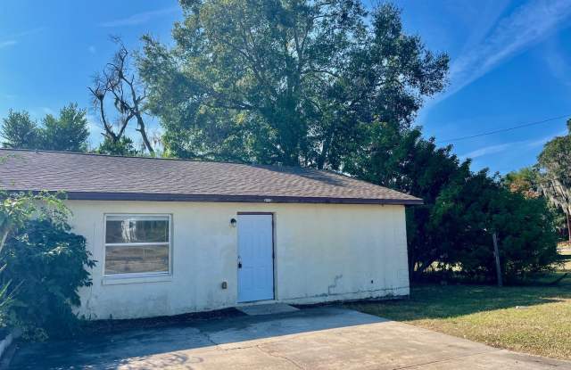 Photo of Spacious 2BR/1BA Conveniently Located Lakeland Duplex!