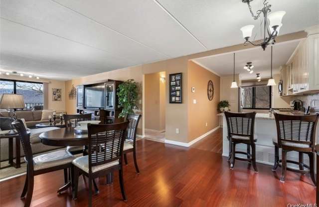 1120 Warburton Avenue unit: 2A