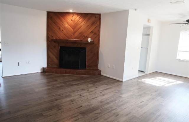 10410 N CONNECHUSETT ROAD