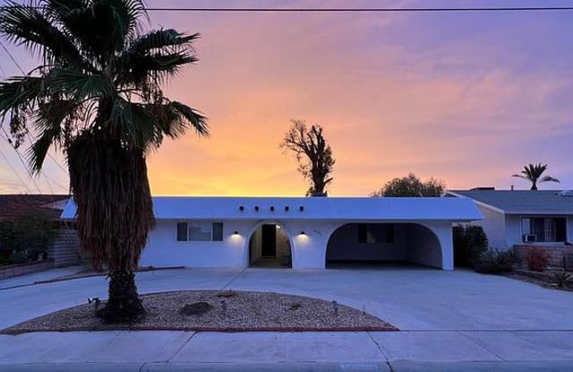 Photo of 42995 Texas Avenue