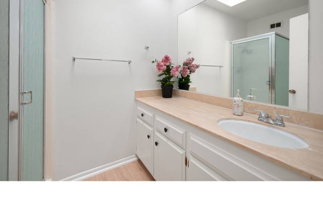 1121 West Mayberry Avenue