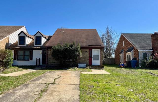 Fantastic Location! Spacious 3 Bedroom, 2 bath home. - 1585 Crescent Pointe Lane, Virginia Beach, VA 23453