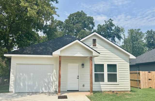 Photo of 1031 W Coffin