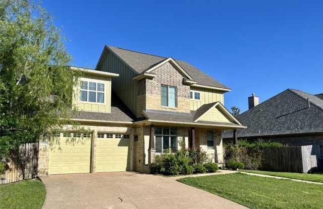 2136 Rockcliffe Loop
