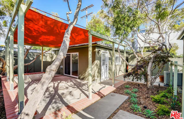 218 RUTH AVE