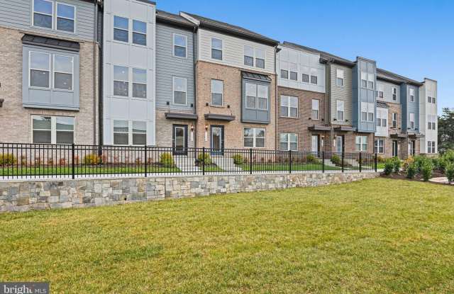 Photo of 2172 GLACIER Road